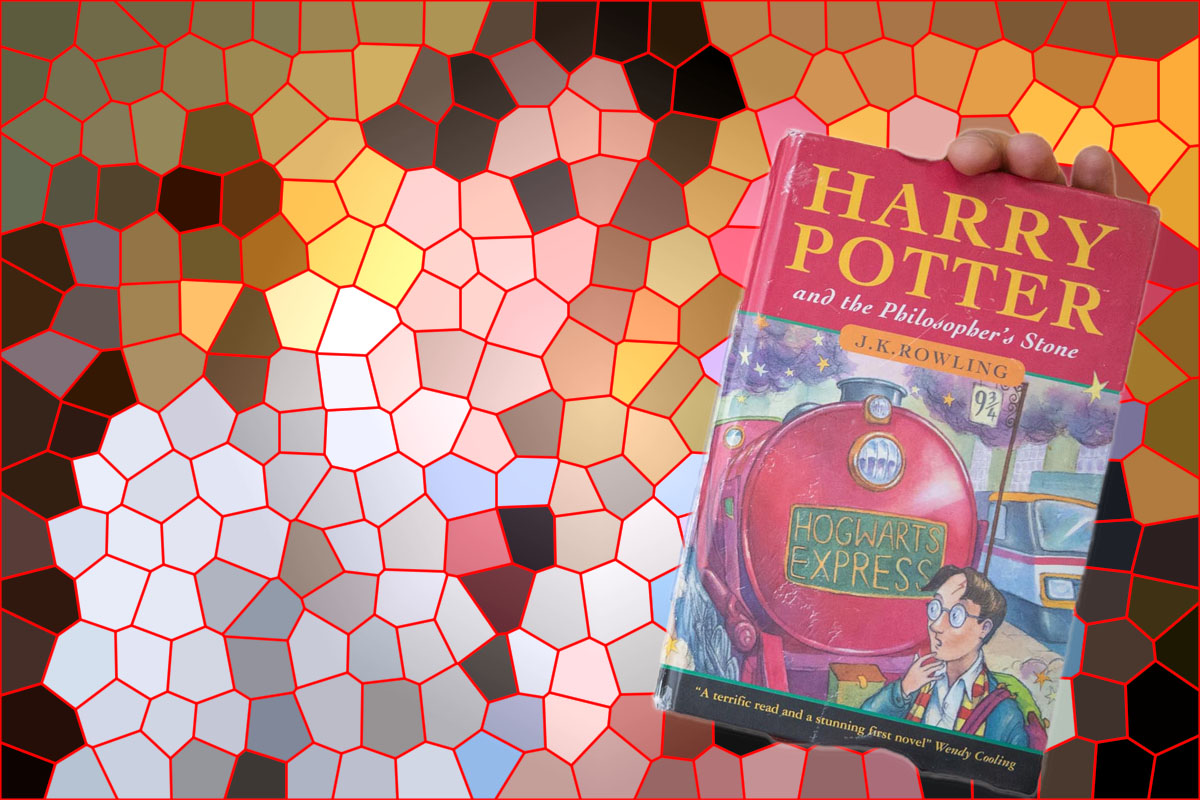 Harry Potter: Prezzo record per una prima edizione di "Harry Potter e la pietra filosofale" battura all'asta negli Usa. Ben 417.00 euro.