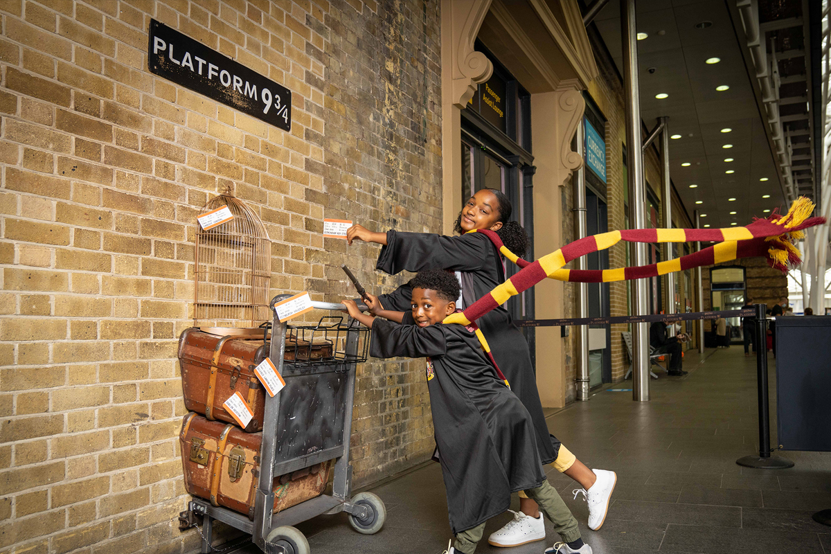 Harry Potter: Il carrello del binario 9¾ parte in tour per tutto il Regno Unito