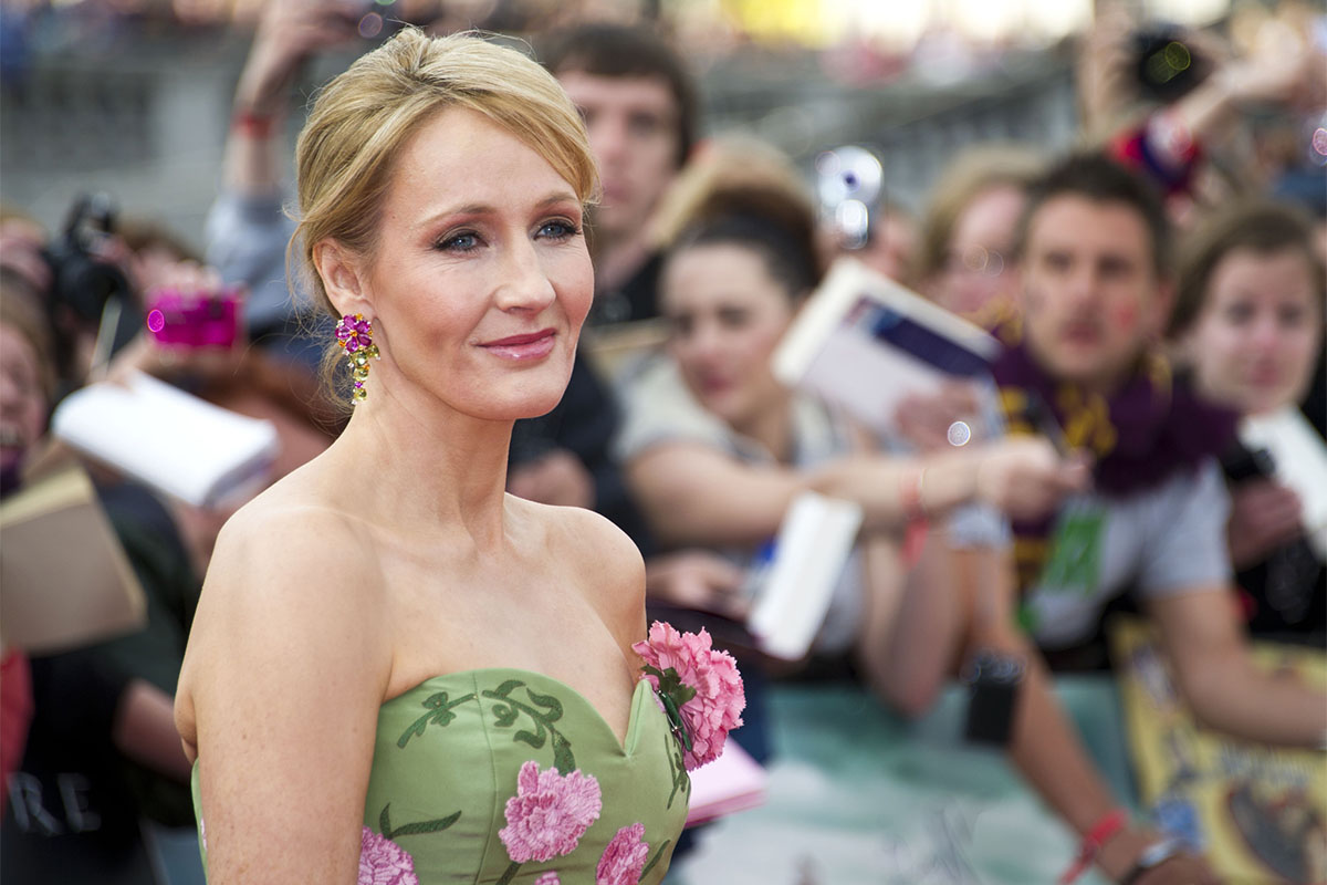 J.K. Rowling lancia un appello con "Lumos" per i bambini ucraini negli orfanotrofi
