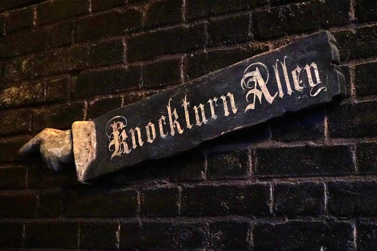 Notturn Alley (o Nocturn Alley o Knockturn Alley)