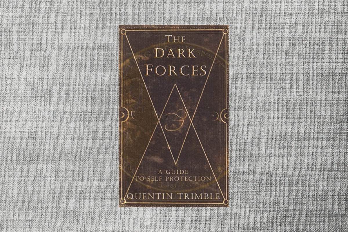 The Dark Forces: A Guide to Self-Protection (Le forze oscure: Una guida per proteggersi)